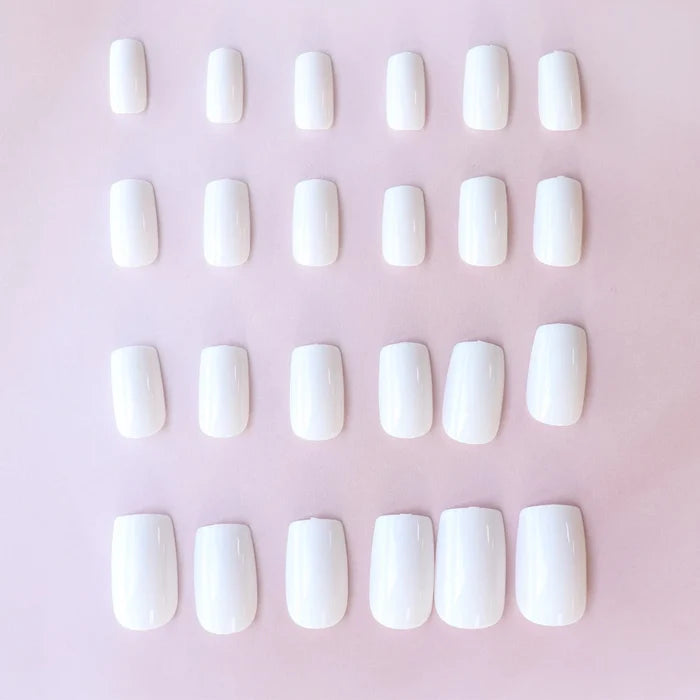 120pcs Instantly Upgrade Your Look With White square short full-coverage false nail set