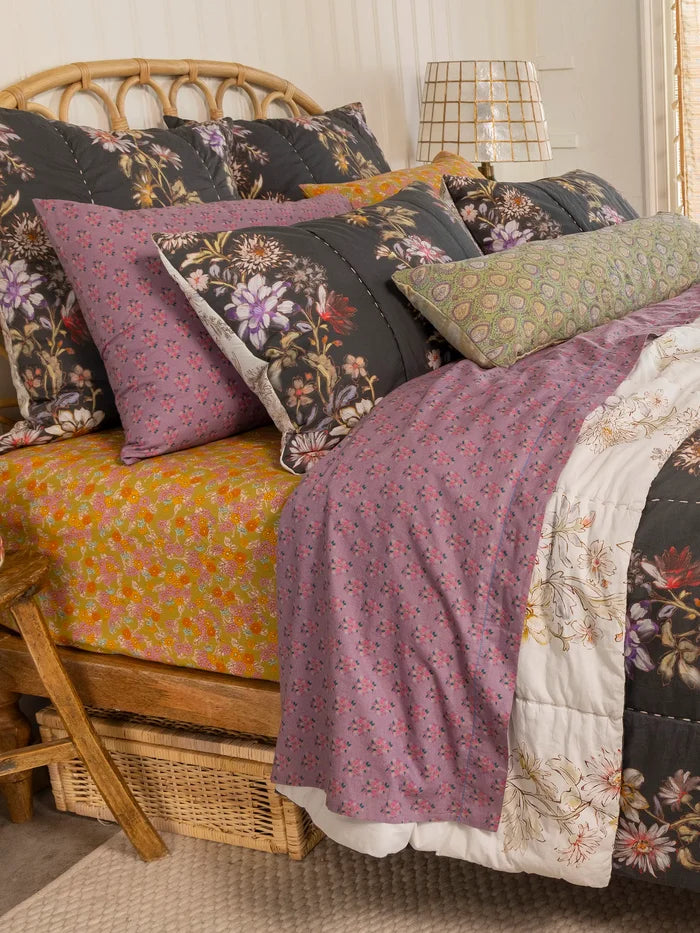 Bungalow Reversible Cotton Quilt - Ivory Dahlia Rows-view 4