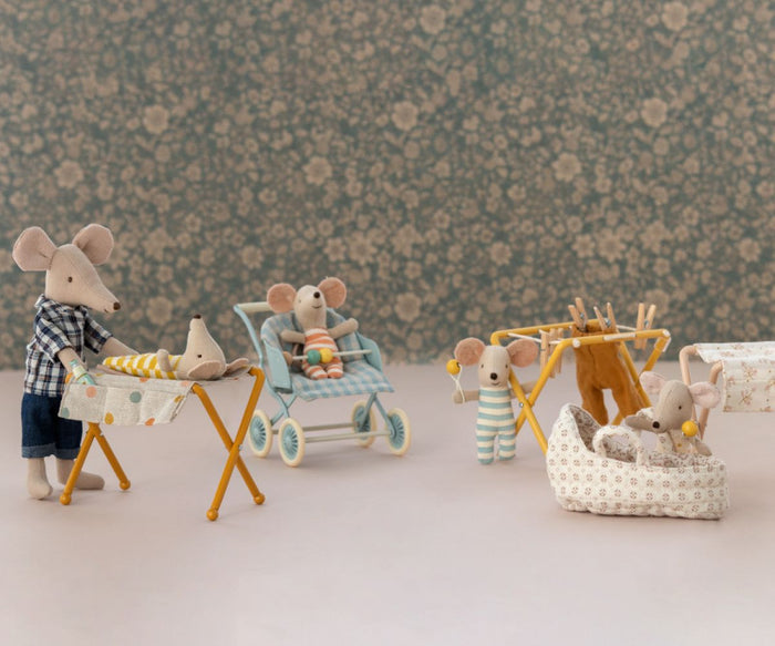 Furniture For Mouse - Lifestyle Cut