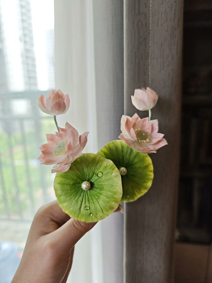 Handmade Ronghua Summer Lotus and Lotus Leaf Hairpin - Lifelike Botanical Hair Accessory