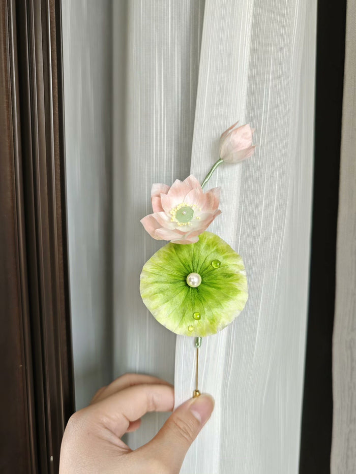 Handmade Ronghua Summer Lotus and Lotus Leaf Hairpin - Lifelike Botanical Hair Accessory