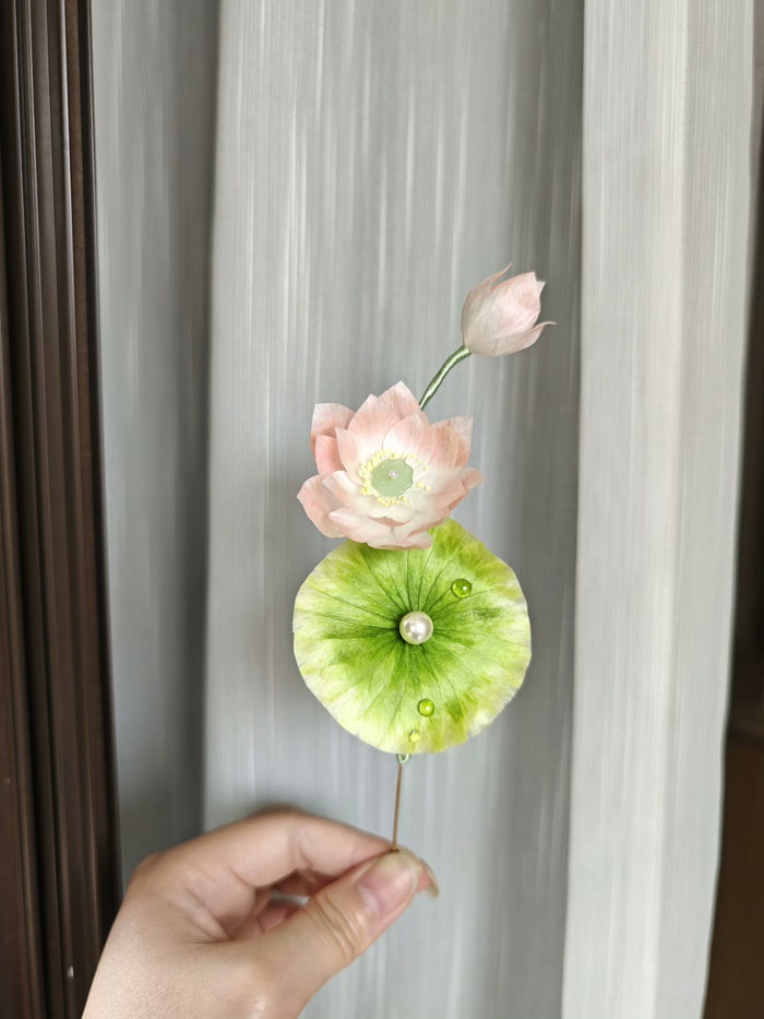 Handmade Ronghua Summer Lotus and Lotus Leaf Hairpin - Lifelike Botanical Hair Accessory