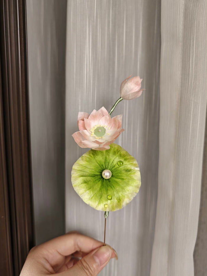 Handmade Ronghua Summer Lotus and Lotus Leaf Hairpin - Lifelike Botanical Hair Accessory