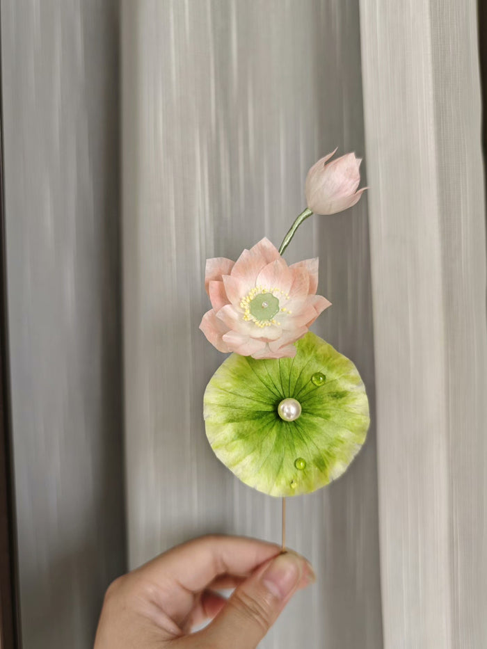 Handmade Ronghua Summer Lotus and Lotus Leaf Hairpin - Lifelike Botanical Hair Accessory