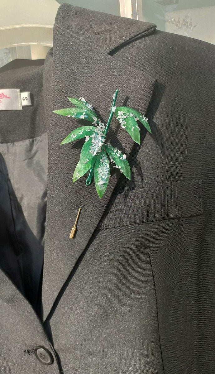 Handmade Snow Bamboo Ronghua Brooch - Artisanal Silk Botanical Pin