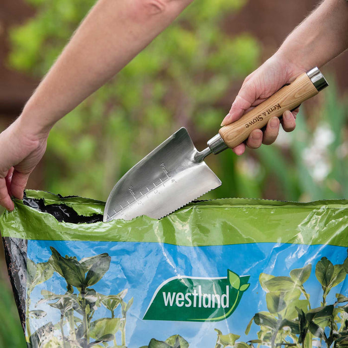 capability trowel in use