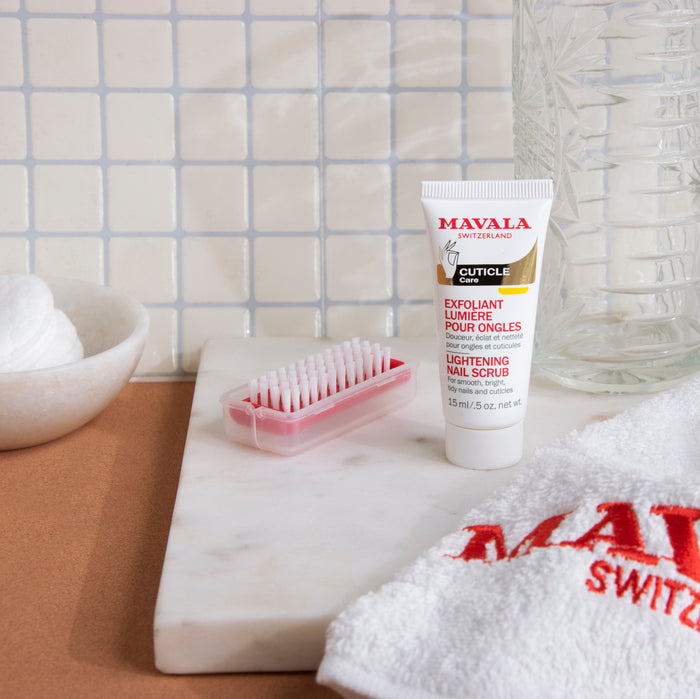 Lightening Nail Scrub