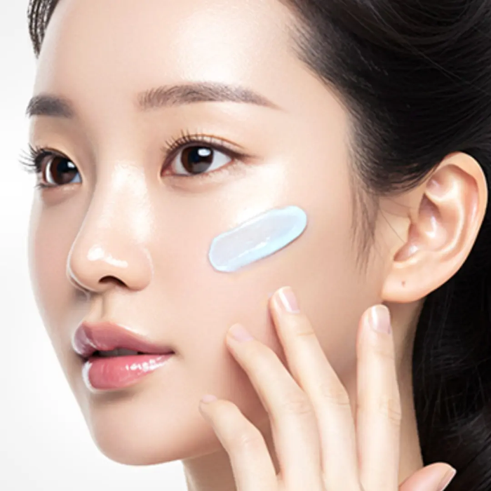MEDICUBE Zero Pore Moisture Sun Serum 50 ml - DOKAN
