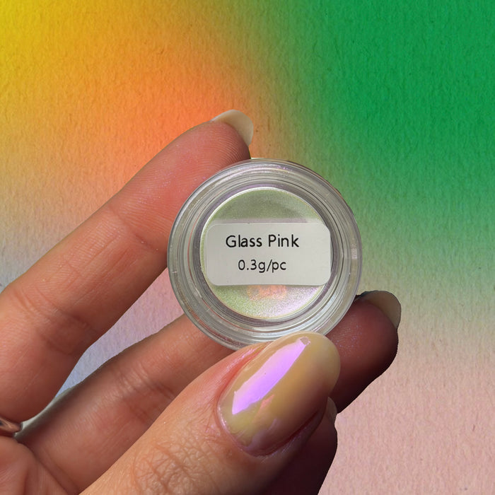 Pyłek Glass Pink od Very You, szklany efekt na paznokciach