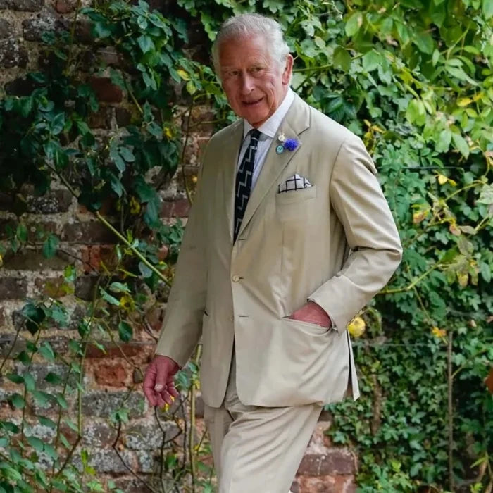 Sovereign Grade Prince of Wales White & Navy Pocket Square
