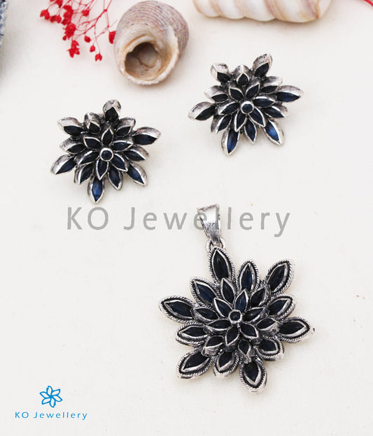 The Padma Silver Lotus Pendant (Blue/Oxidised)